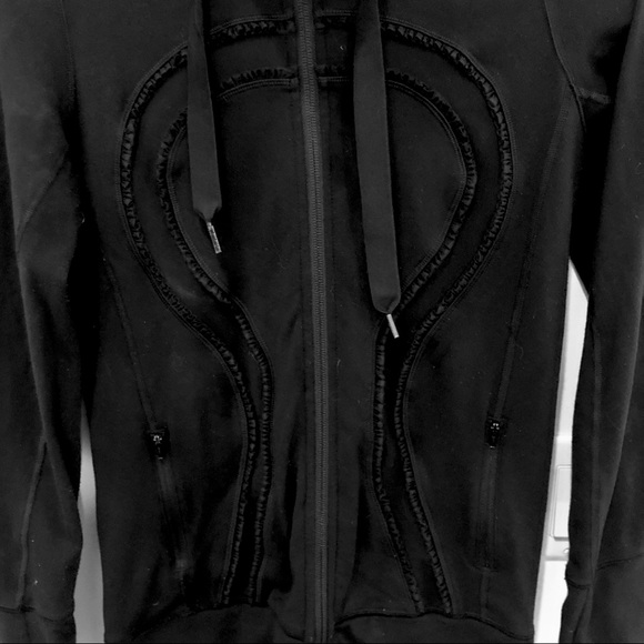 Women’s Lululemon stride II ruffle jacket - Picture 3 of 7